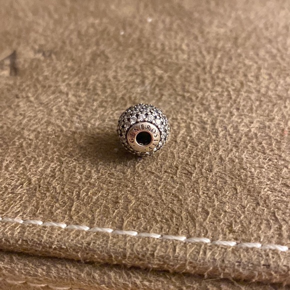 Pandora Essence Generosity Charm - Picture 2 of 2